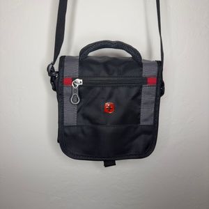 NWOT WENGER CROSSBODY NYLON UTILITY BAG